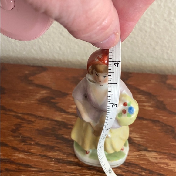 5/$10❤️❤️❤️Vintage Painted in Japan Ceramic Lady Decor - Picture 8 of 9